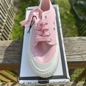 New In Box Guffy's‎ Womens Pink Sneaker Size 8 🔥🔥